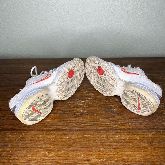 Nike. Size 6.5 color white & Gary - Picture 5 of 9